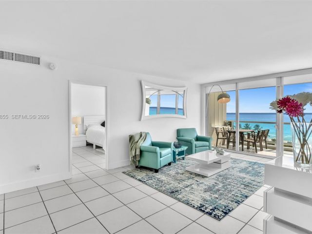 Apartment for rent  Unit #1017 - photo 7504606