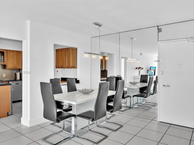 Apartment for rent  Unit #1017 - photo 7504615