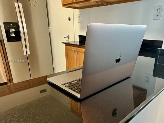 Apartment for rent  Unit #1017 - photo 7504617