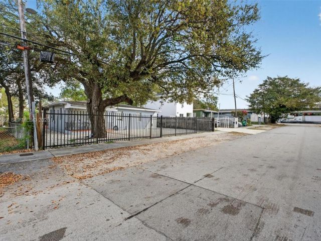 Home for sale at 2741 NW 43rd Ter - photo 7524536