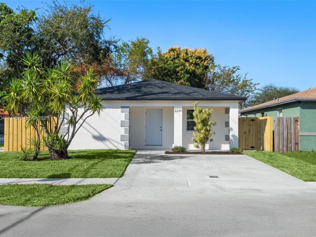 Home for sale at 2241 Hope St - photo 7515846