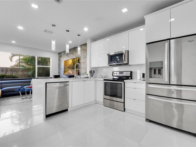 Home for rent at 11261 NW 55th Ln - photo 7517142