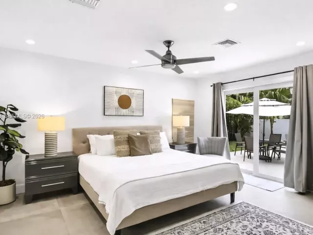 7-bedroom home for sale in Fort Lauderdale - 417 SW 15th St - MondialRealty