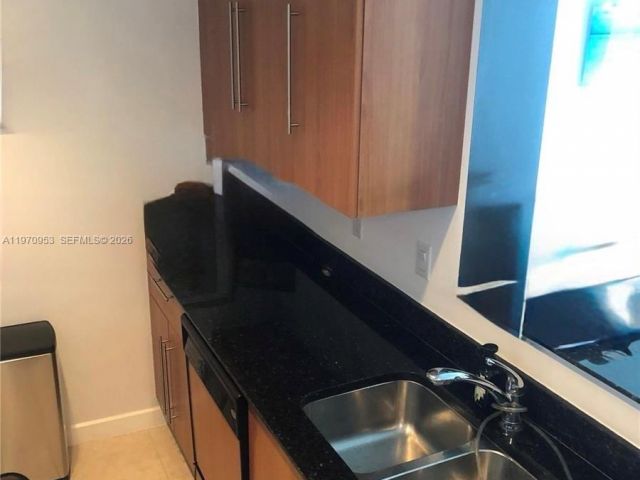 Apartment for rent  Unit #2016 - photo 7487104