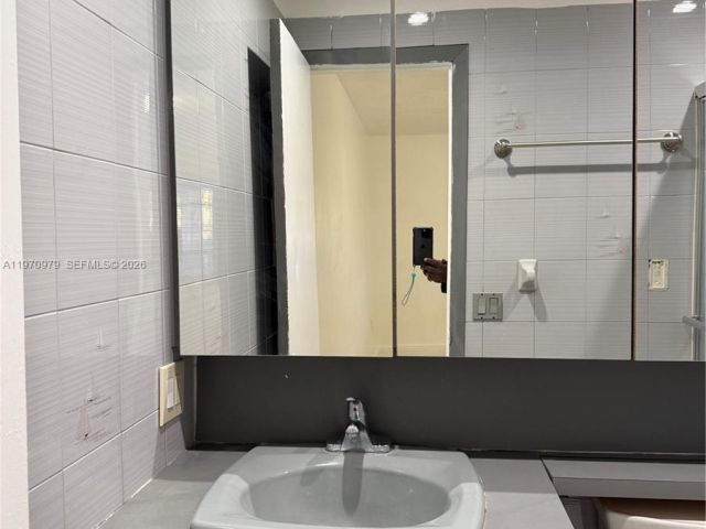 Home for rent at 470 NE 127th St - photo 7475667