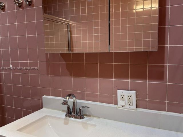 Home for rent at 470 NE 127th St - photo 7475673