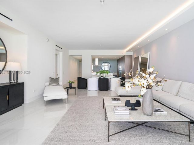 Apartment for rent  Unit #2003 - photo 7490354