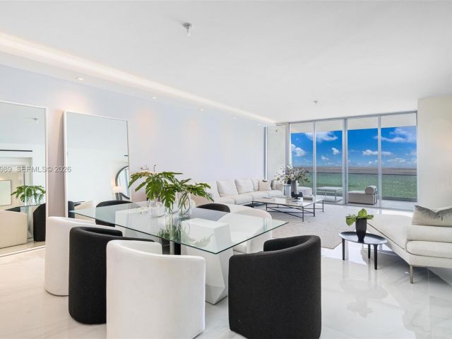 Apartment for rent  Unit #2003 - photo 7490356