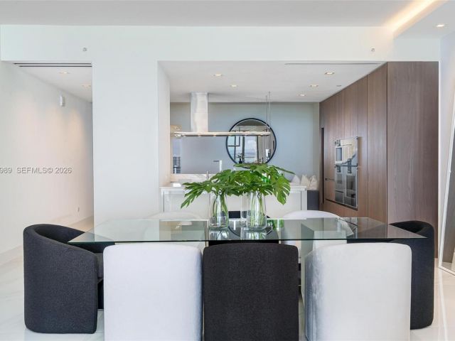 Apartment for rent  Unit #2003 - photo 7490357