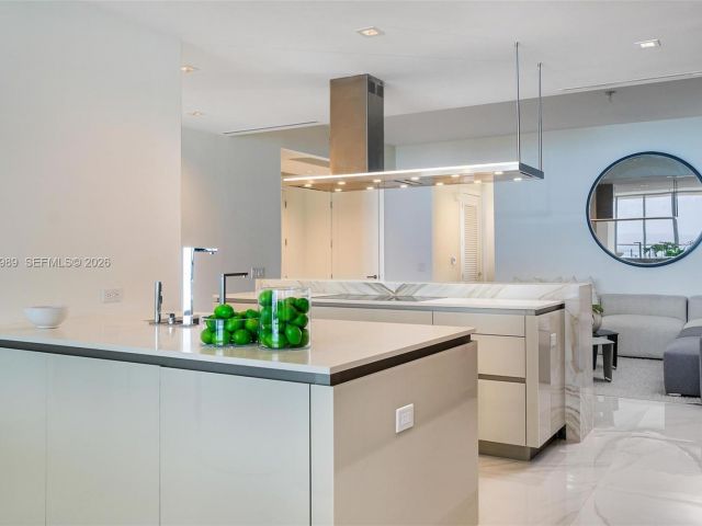 Apartment for rent  Unit #2003 - photo 7490361