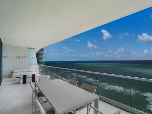 3-bedroom condo for rent in Sunny Isles Beach - 18501 Collins Ave 2003 - MondialRealty
