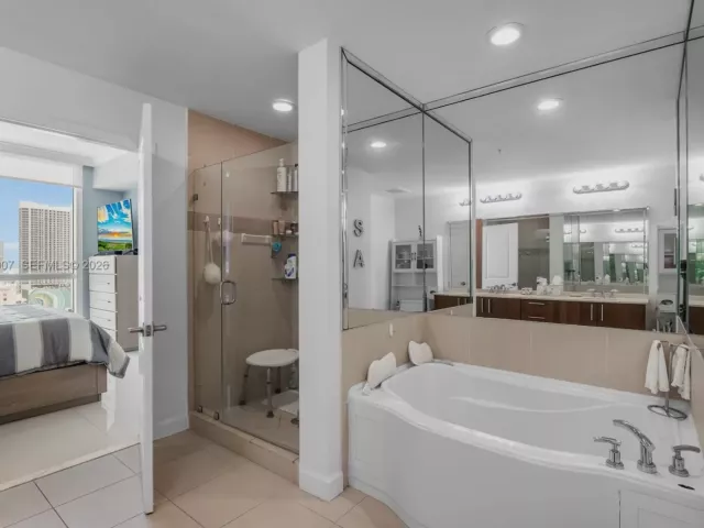 2-bedroom condo for sale in Hallandale Beach - 1945 S Ocean Dr 2209 - MondialRealty