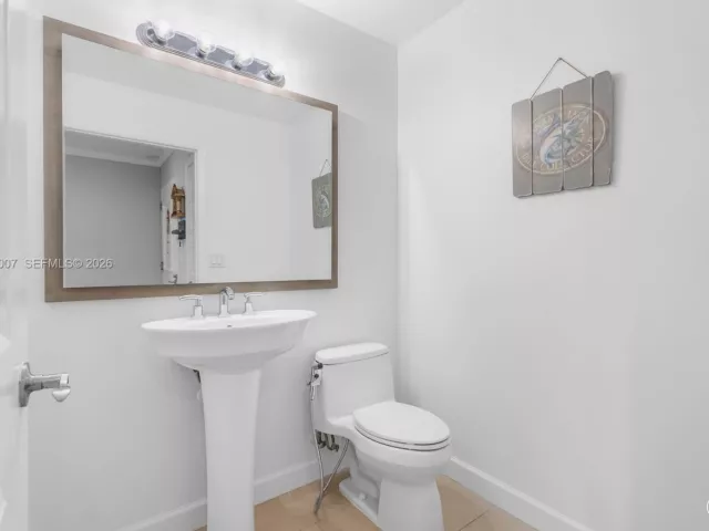 2-bedroom condo for sale in Hallandale Beach - 1945 S Ocean Dr 2209 - MondialRealty