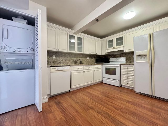 Apartment for sale  Unit #1205 - photo 7495377