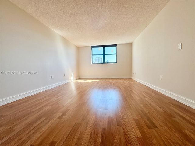 Apartment for sale  Unit #1205 - photo 7495380