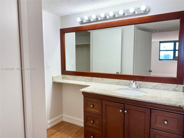 Apartment for sale  Unit #1205 - photo 7495382