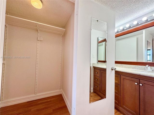 Apartment for sale  Unit #1205 - photo 7495383