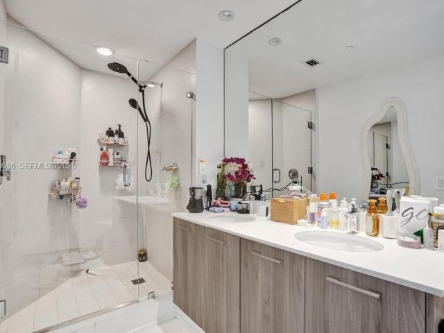 Apartment for sale  Unit #3306 - photo 7494282