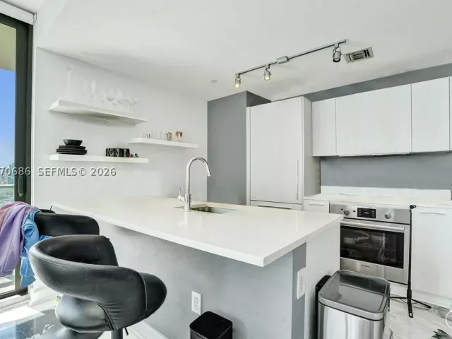3-bedroom condo for sale in Miami - 501 NE 31st St 3306 - MondialRealty