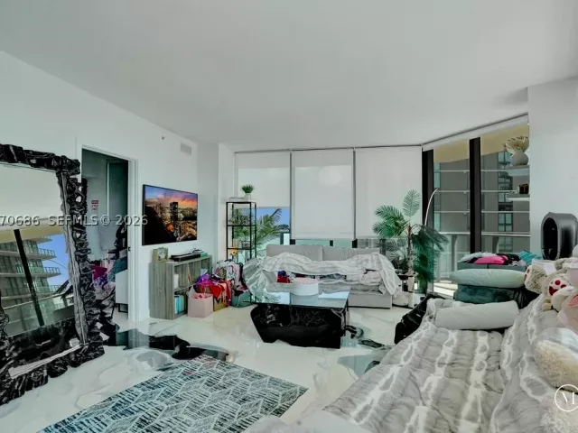 3-bedroom condo for sale in Miami - 501 NE 31st St 3306 - MondialRealty