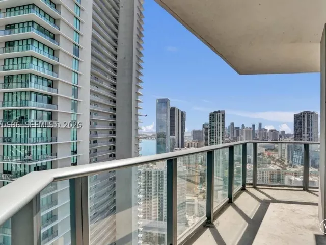 3-bedroom condo for sale in Miami - 501 NE 31st St 3306 - MondialRealty