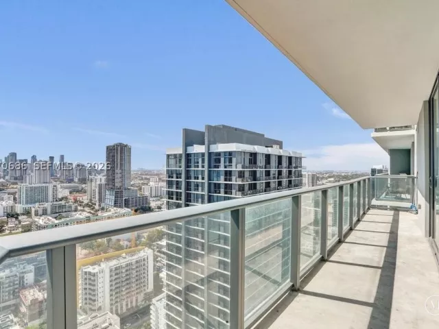 3-bedroom condo for sale in Miami - 501 NE 31st St 3306 - MondialRealty