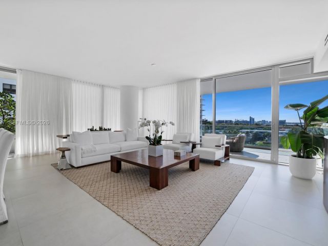 Apartment for sale  Unit #611 - photo 7501593