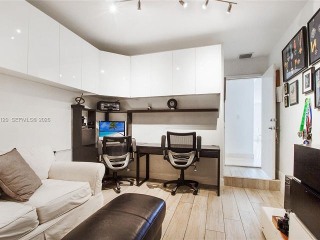 Home for rent at 6407 NW 109th Ave 6407 - photo 7486328