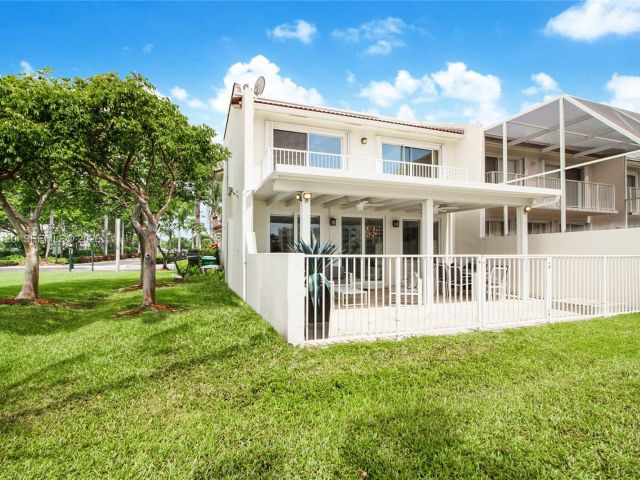 Home for rent at 6407 NW 109th Ave 6407 - photo 7486330