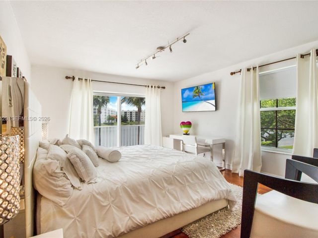 Home for rent at 6407 NW 109th Ave 6407 - photo 7486334