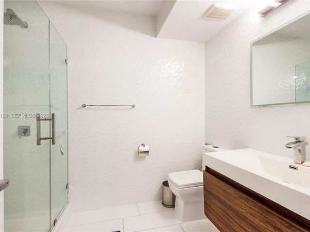 Home for rent at 6407 NW 109th Ave 6407 - photo 7486336