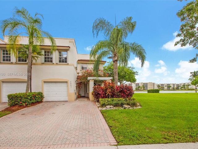 Home for rent at 6407 NW 109th Ave 6407 - photo 7486338