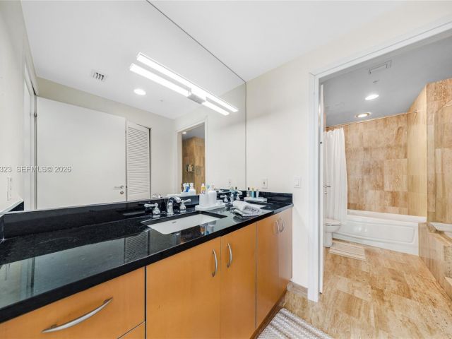 Apartment for rent  Unit #T-2806 - photo 7523645