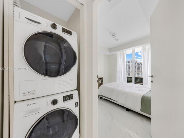 Apartment for rent  Unit #T-2806 - photo 7523647