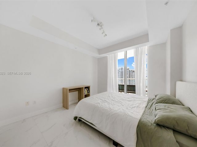 Apartment for rent  Unit #T-2806 - photo 7523648