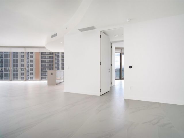 Apartment for sale  Unit #1604 - photo 7495812