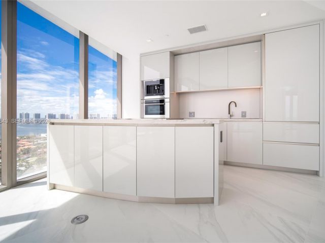 Apartment for sale  Unit #1604 - photo 7495815