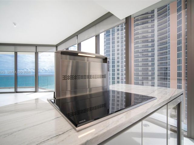 Apartment for sale  Unit #1604 - photo 7495817