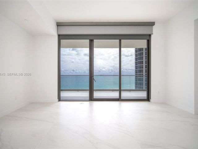 Apartment for sale  Unit #1604 - photo 7495820