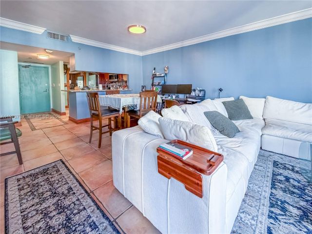 1-bedroom condo for sale in Miami - 520 Brickell Key Dr A1912 - MondialRealty