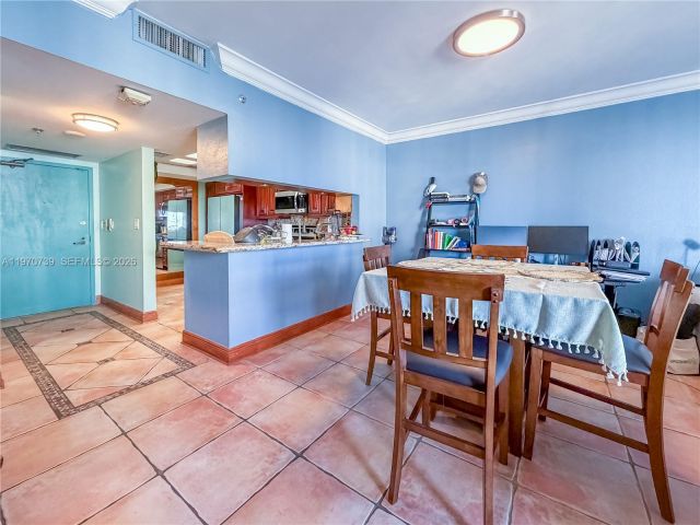 1-bedroom condo for sale in Miami - 520 Brickell Key Dr A1912 - MondialRealty