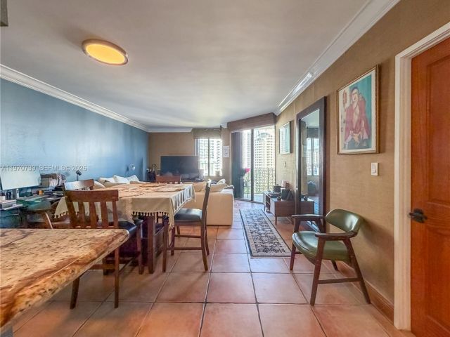 1-bedroom condo for sale in Miami - 520 Brickell Key Dr A1912 - MondialRealty