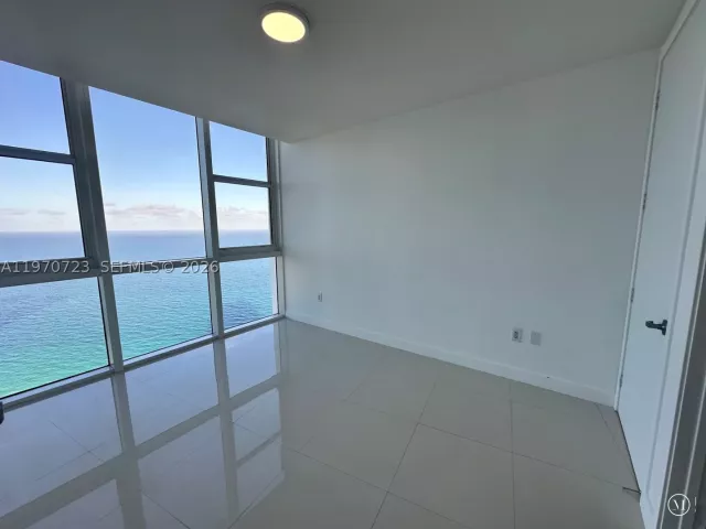 2-bedroom condo for rent in Sunny Isles Beach - 18201 Collins Ave 4808 - MondialRealty