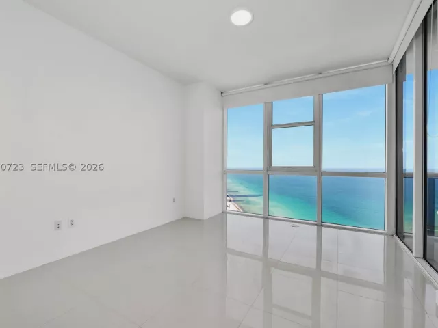 2-bedroom condo for rent in Sunny Isles Beach - 18201 Collins Ave 4808 - MondialRealty