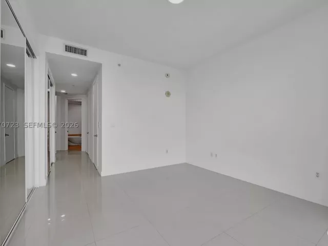 2-bedroom condo for rent in Sunny Isles Beach - 18201 Collins Ave 4808 - MondialRealty