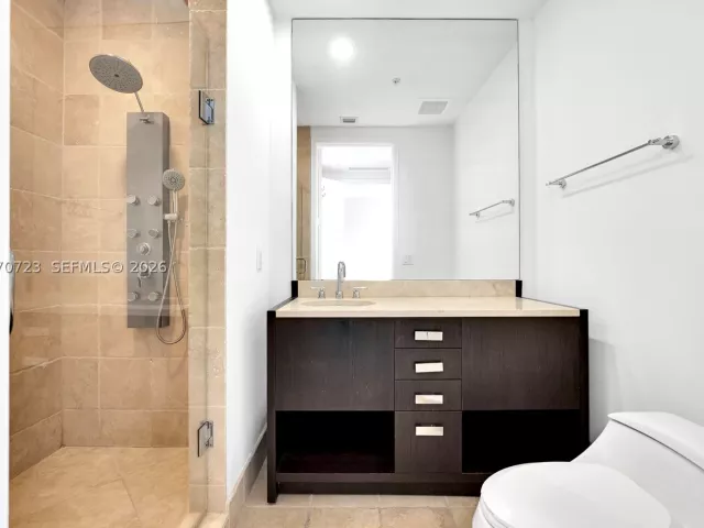 2-bedroom condo for rent in Sunny Isles Beach - 18201 Collins Ave 4808 - MondialRealty