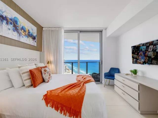 2-bedroom condo for sale in Hollywood - 4111 S Ocean Dr 3706 - MondialRealty