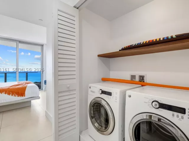 2-bedroom condo for sale in Hollywood - 4111 S Ocean Dr 3706 - MondialRealty