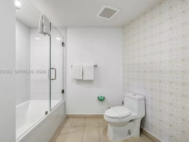 2-bedroom condo for sale in Hollywood - 4111 S Ocean Dr 3706 - MondialRealty