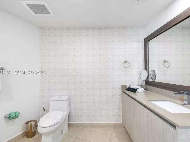2-bedroom condo for sale in Hollywood - 4111 S Ocean Dr 3706 - MondialRealty